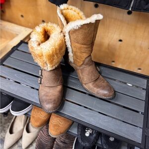 Born Brown Ankle Boots with Tan Fur Lining